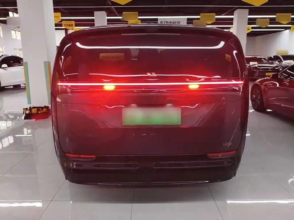 Li Auto MEGA — фото 7