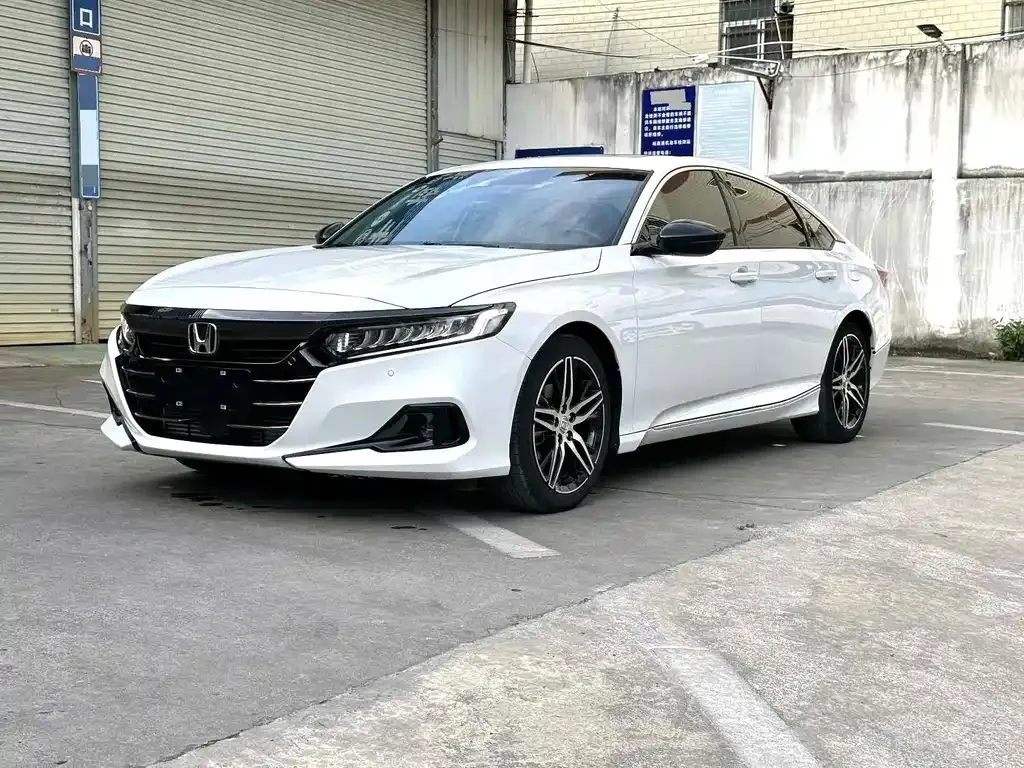Honda Accord — фото 1