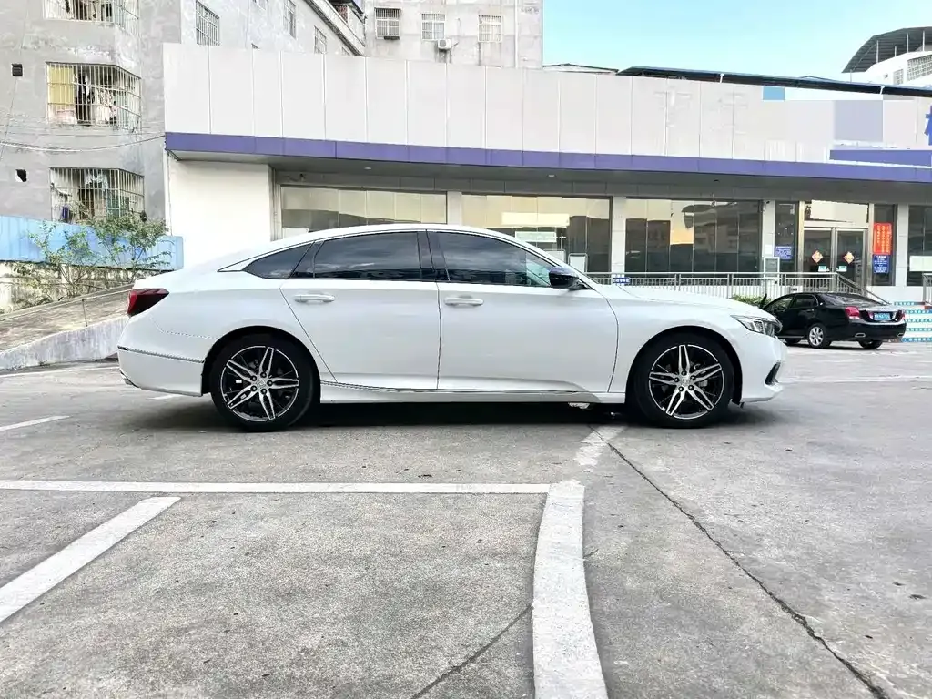 Honda Accord — фото 3