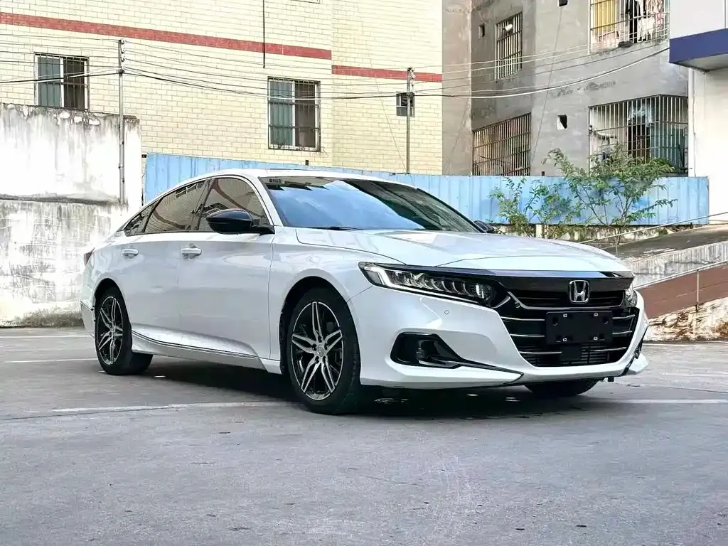 Honda Accord — фото 9