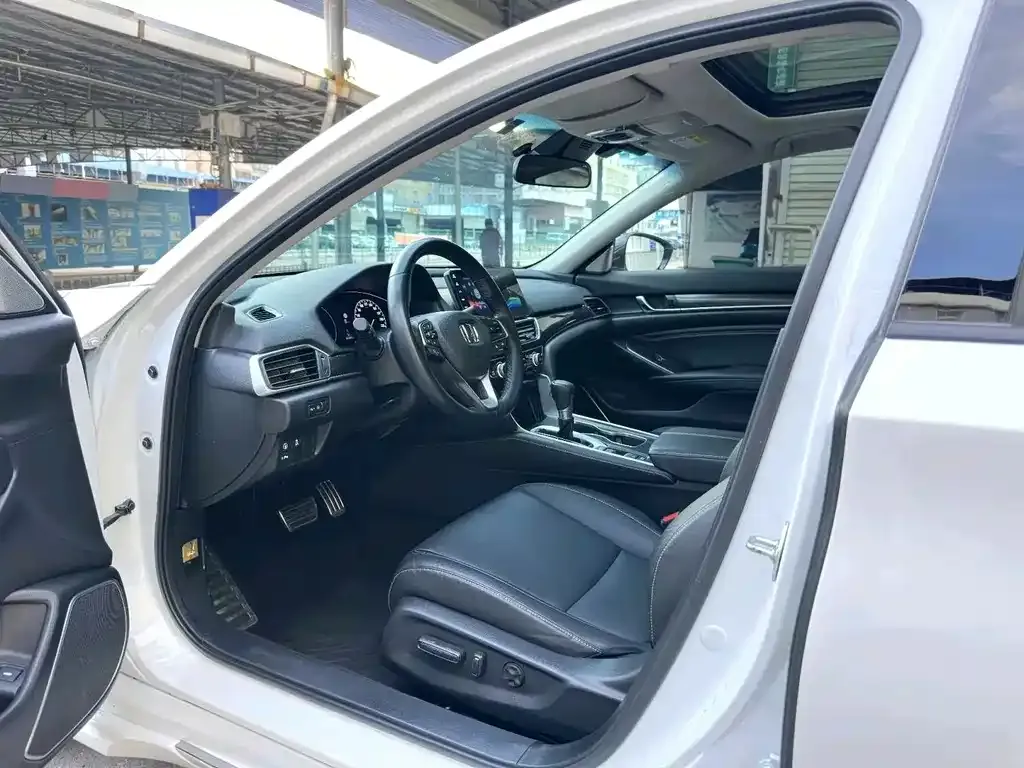 Honda Accord — фото 4