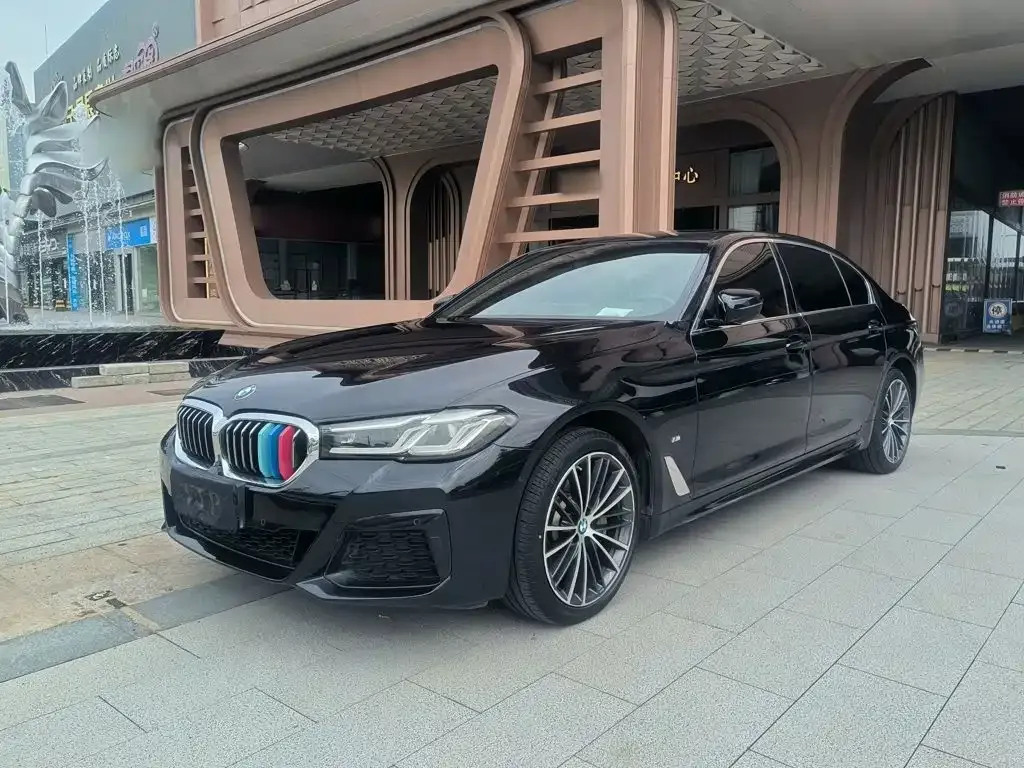 BMW 5 Series — фото 1