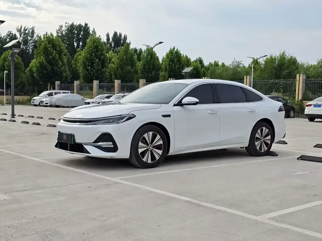 Geely 银河A7 EM