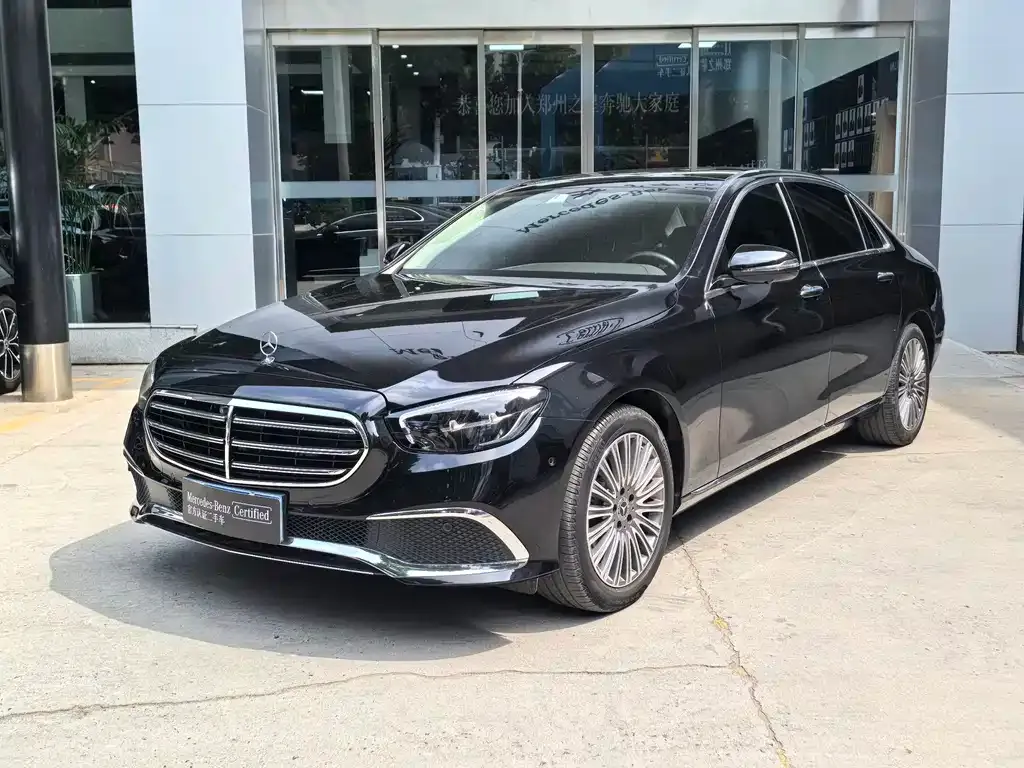 Mercedes-Benz E-Class — фото 1