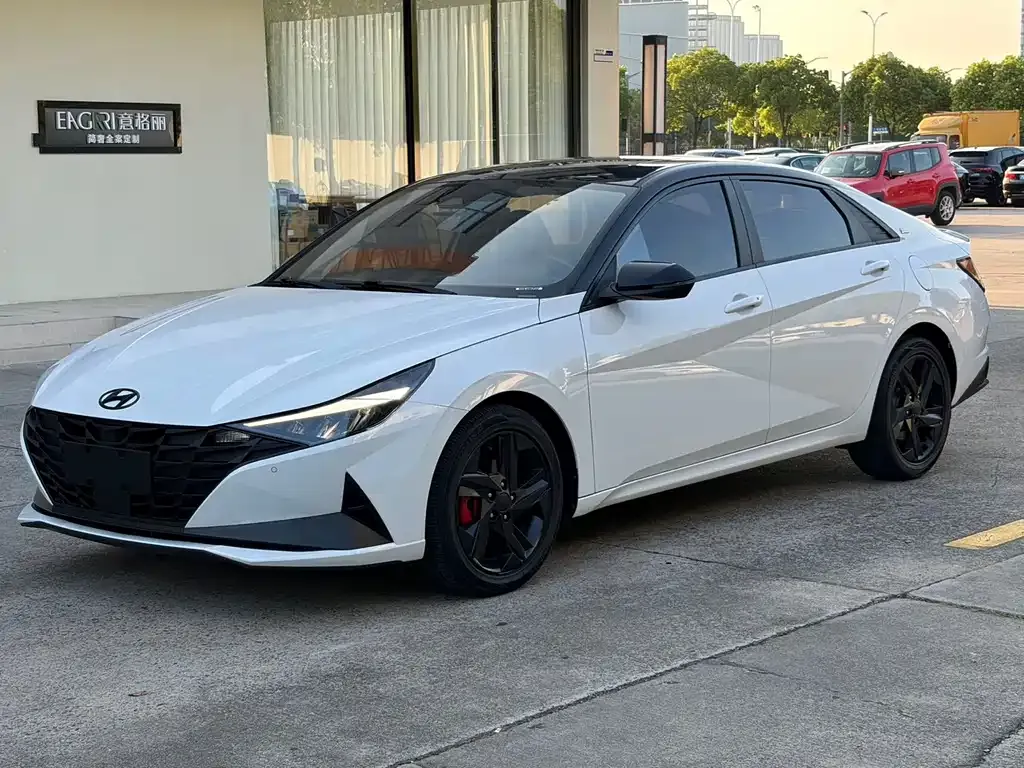 Hyundai Elantra — фото 9