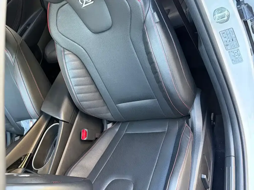 Hyundai Elantra — фото 6
