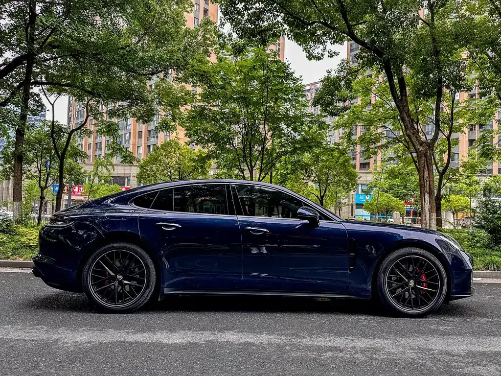Porsche Panamera — фото 10