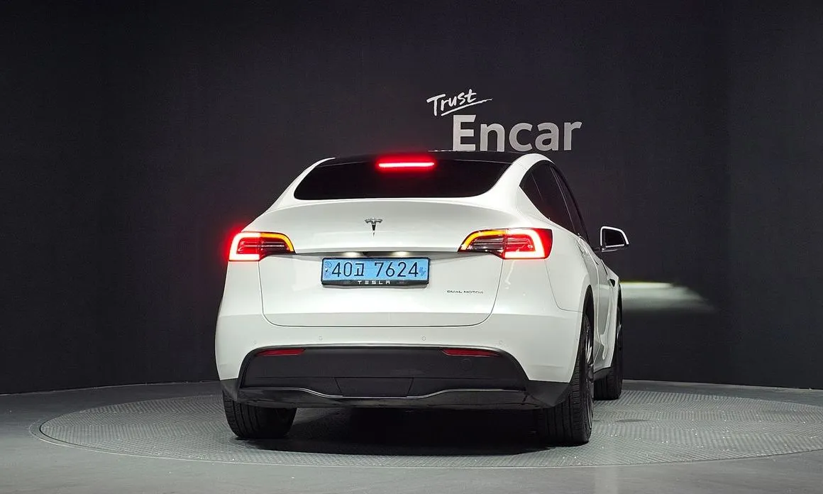 Tesla Model Y — фото 3