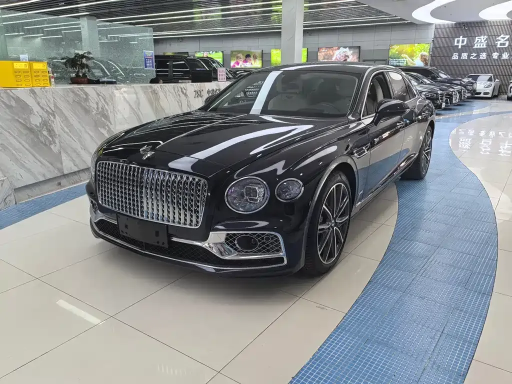 Bentley Flying Spur — фото 1