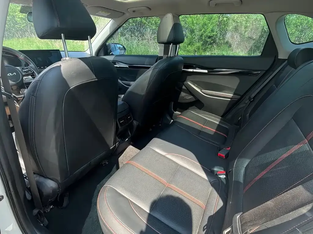 Kia KX3 2022 из CN, фото 2