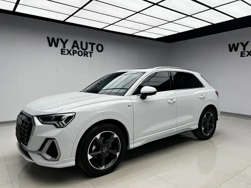 Audi Q3 — фото 1