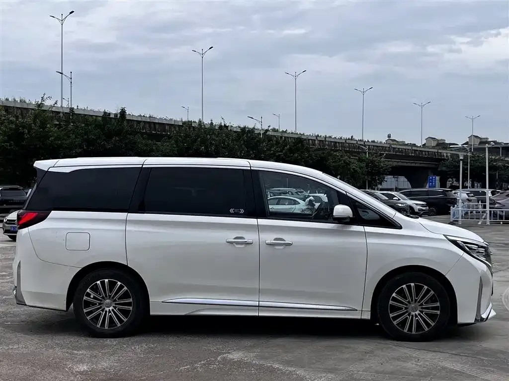 GAC Motor Trumpchi M8 — фото 9