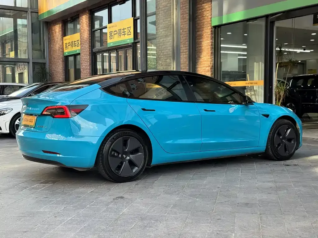 Tesla Model 3 — фото 6