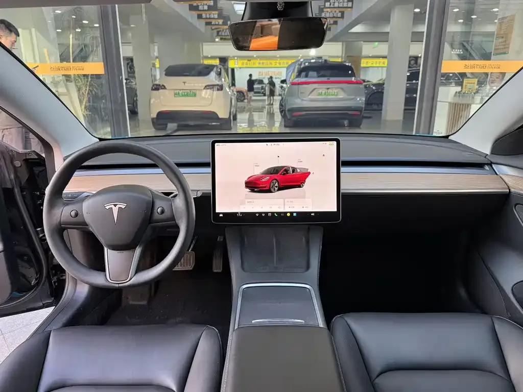 Tesla Model 3 — фото 8