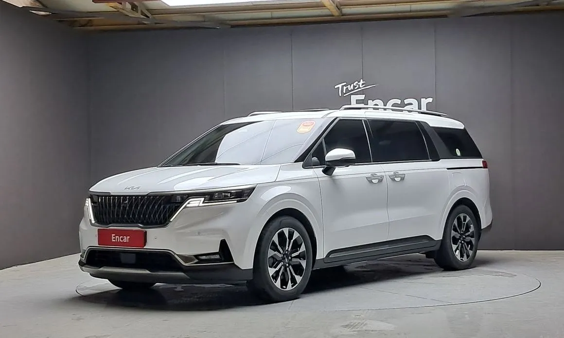 Kia Carnival — фото 1