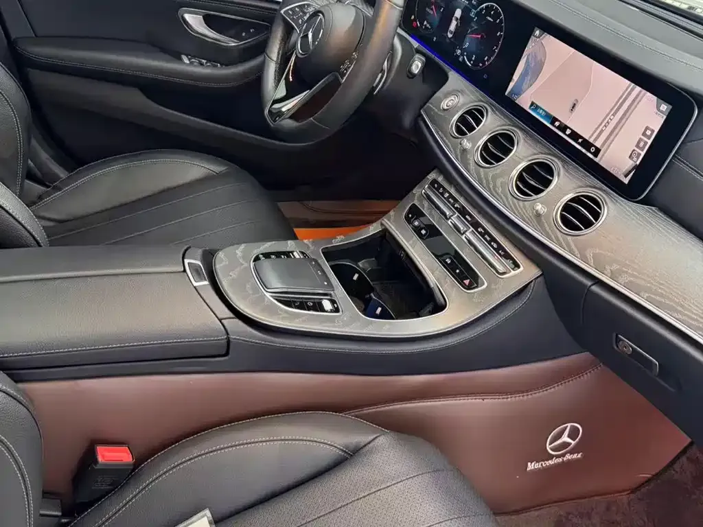 Mercedes-Benz E-Class — фото 10