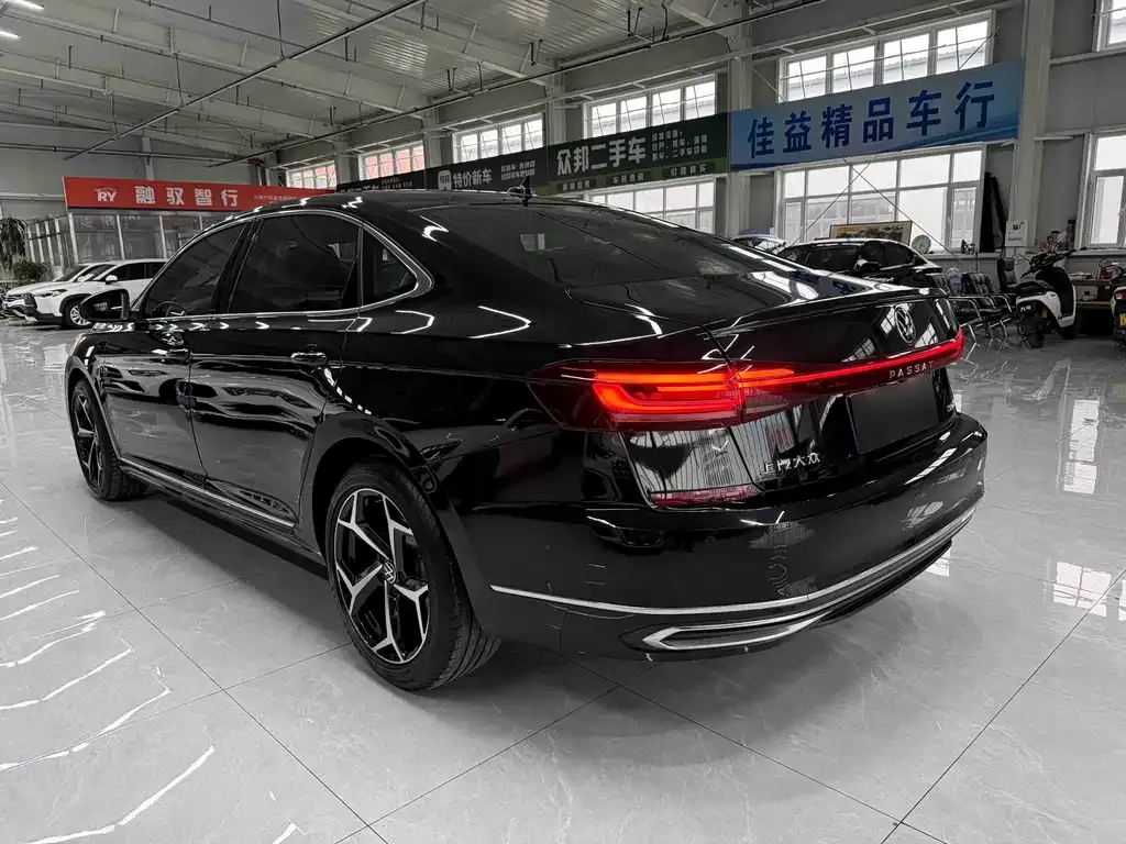 Volkswagen Passat — фото 7