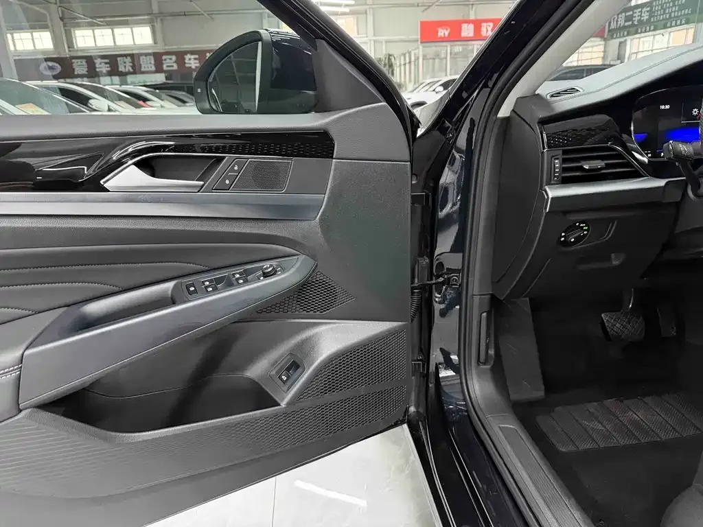 Volkswagen Passat — фото 10