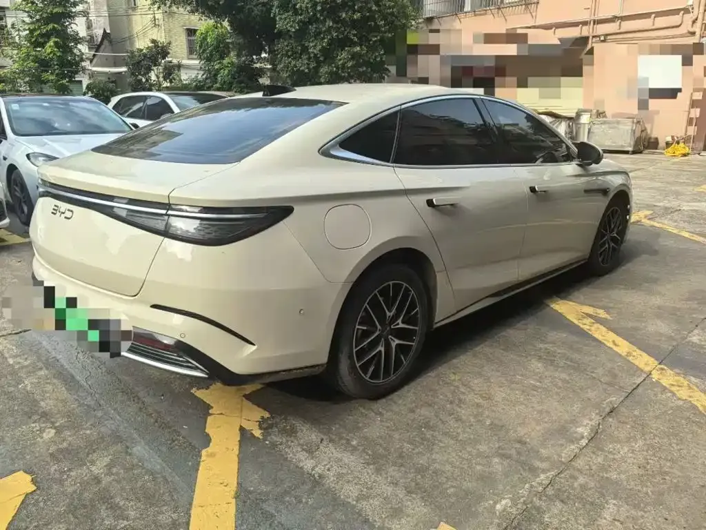 BYD Seal 07 DM-i — фото 7