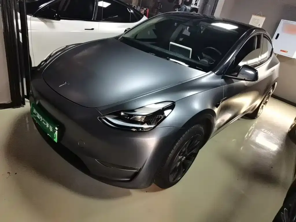 Tesla Model Y — фото 10