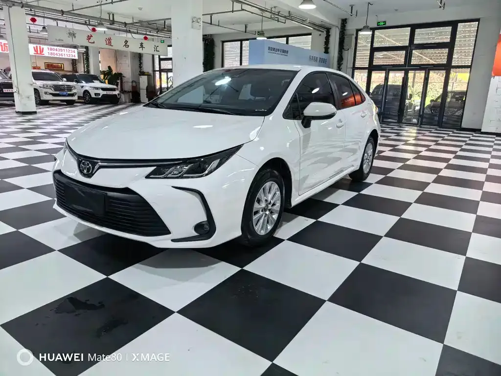 Toyota Corolla — фото 1