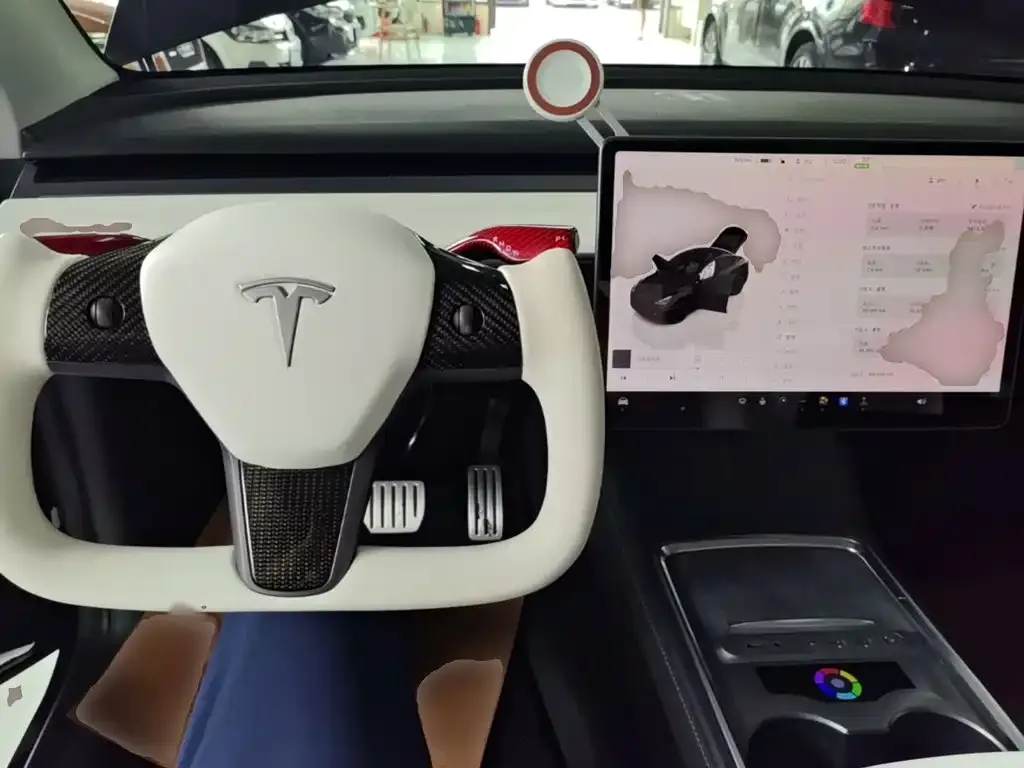 Tesla Model Y — фото 9