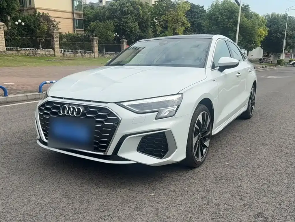 Audi A3 — фото 1