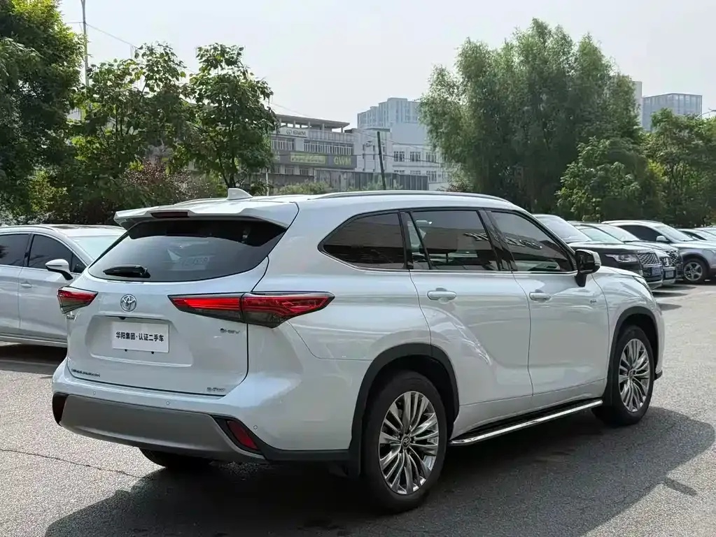 Toyota Highlander — фото 5