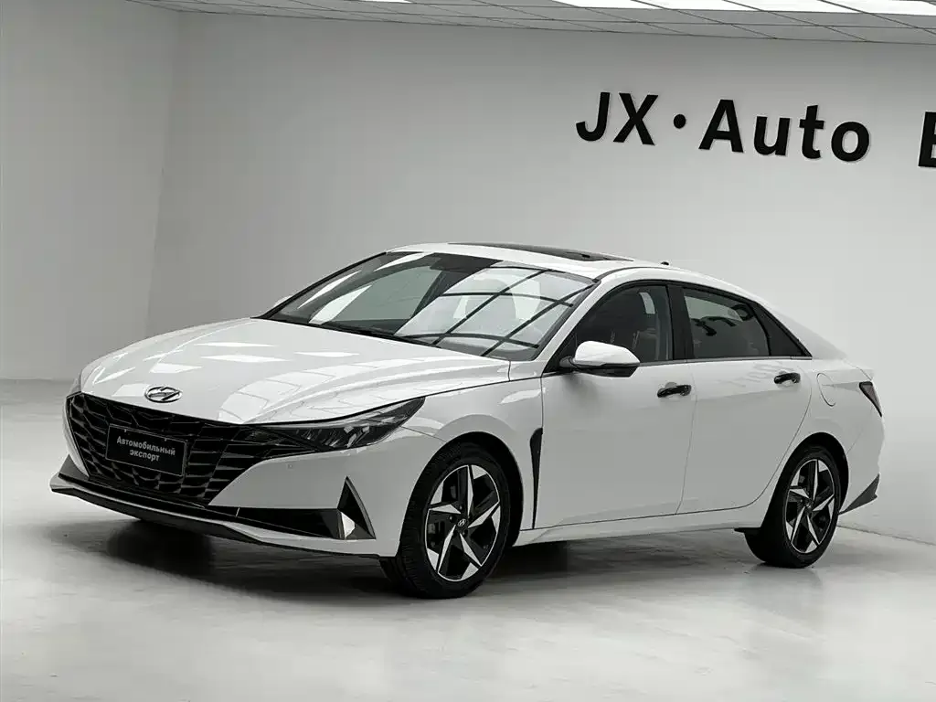 Hyundai Elantra — фото 1