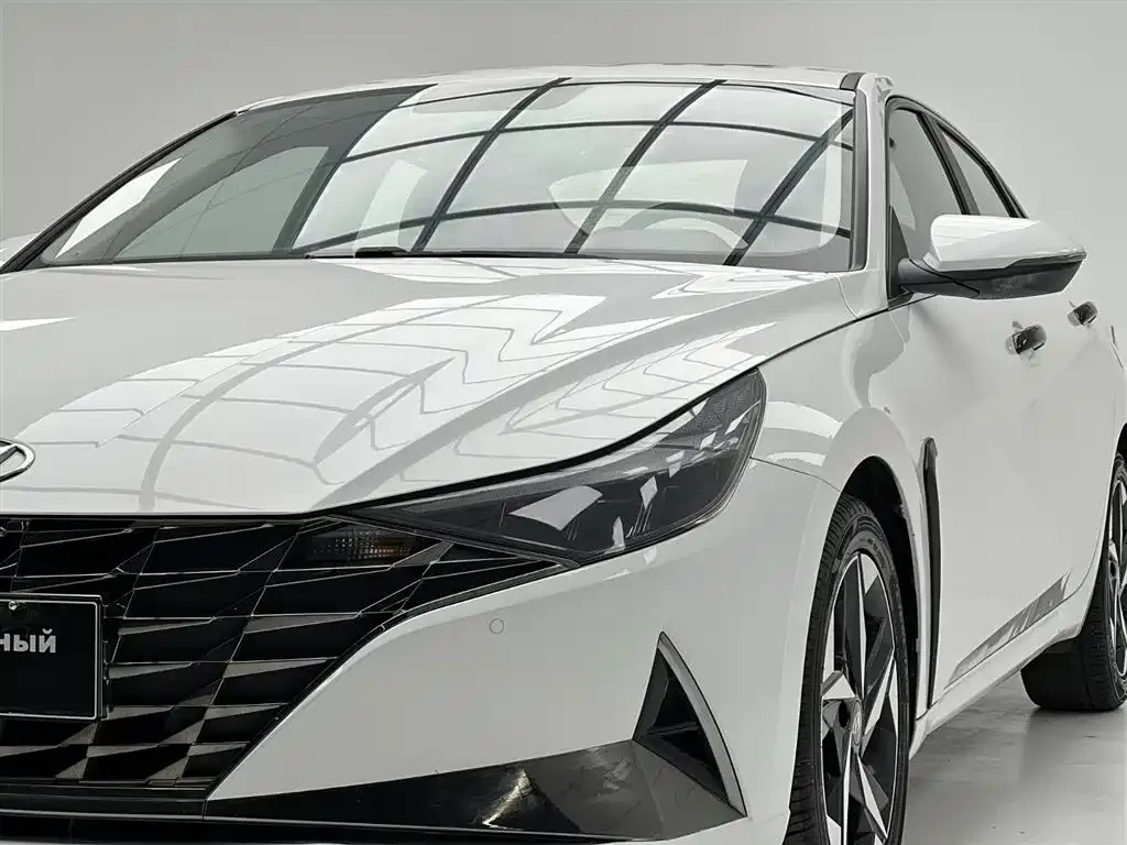 Hyundai Elantra — фото 8