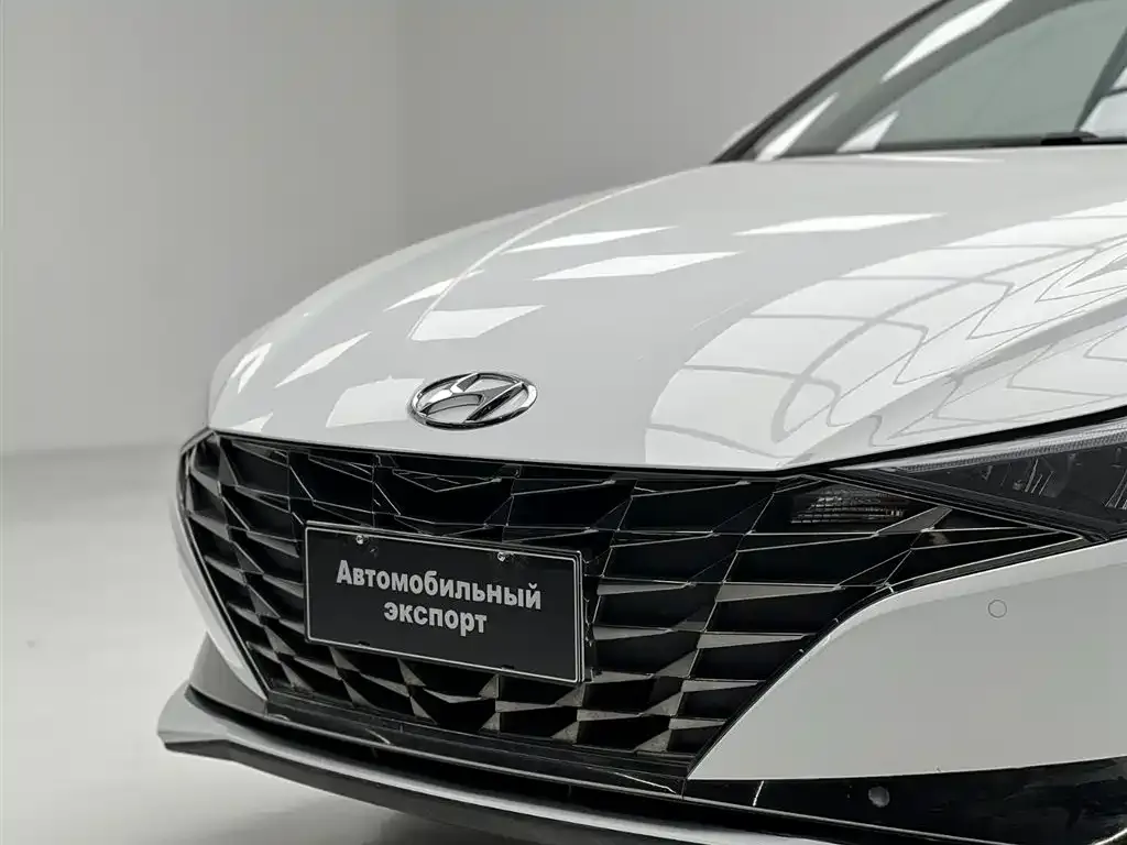 Hyundai Elantra — фото 10