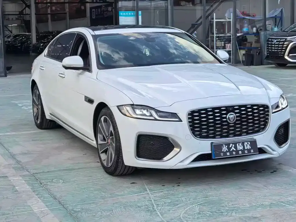 Jaguar XFL — фото 10