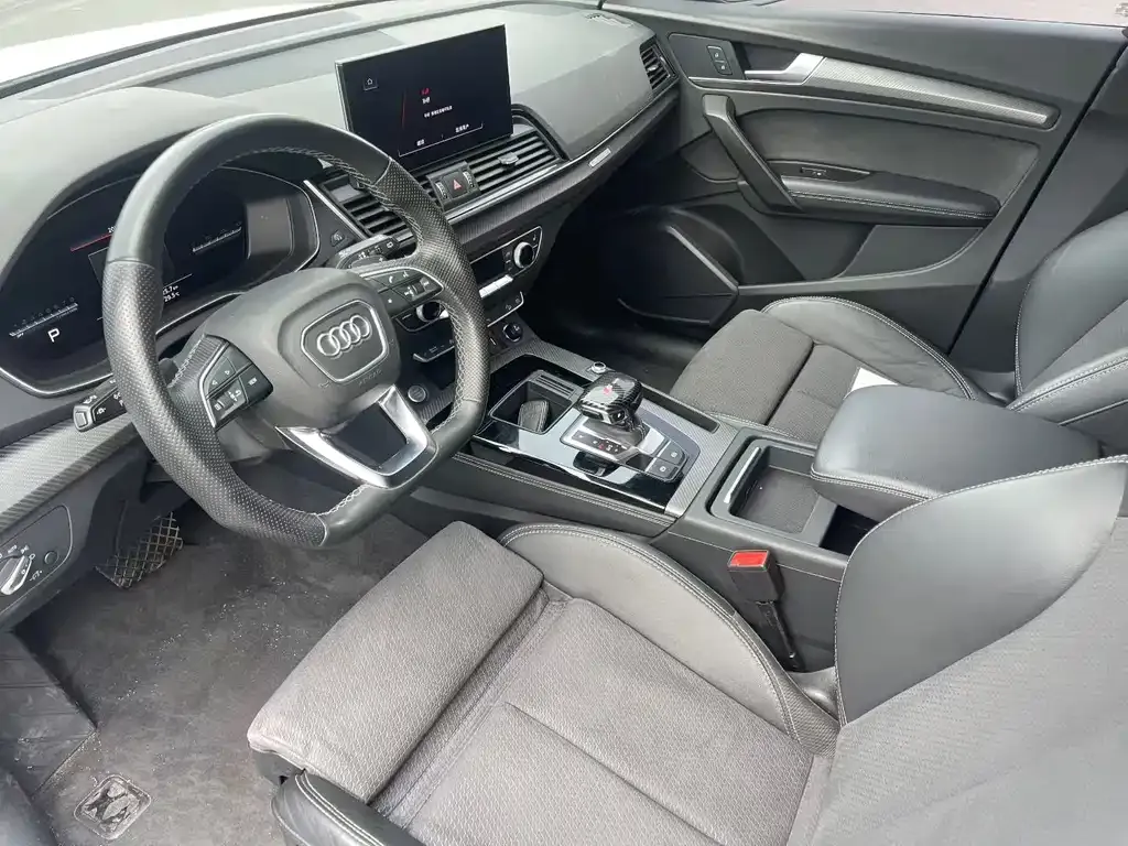 Audi Q5L Sportback — фото 8