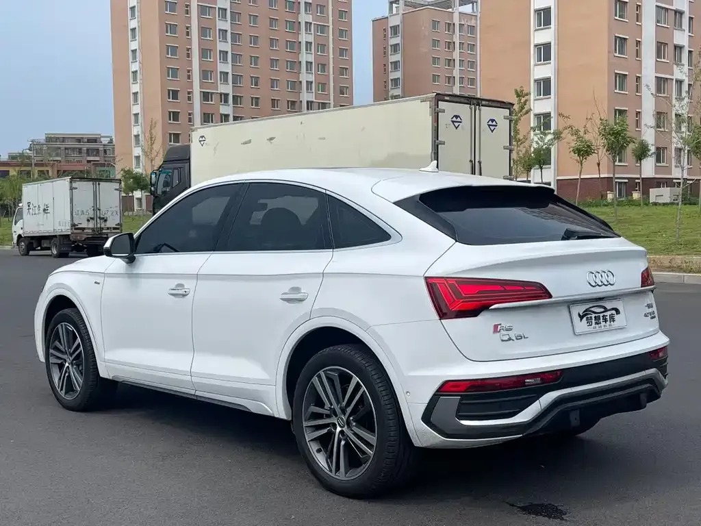 Audi Q5L Sportback — фото 9