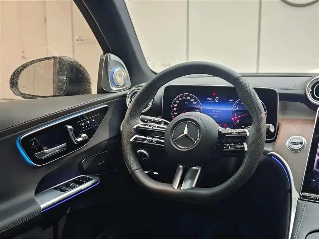 Mercedes-Benz GLC — фото 9