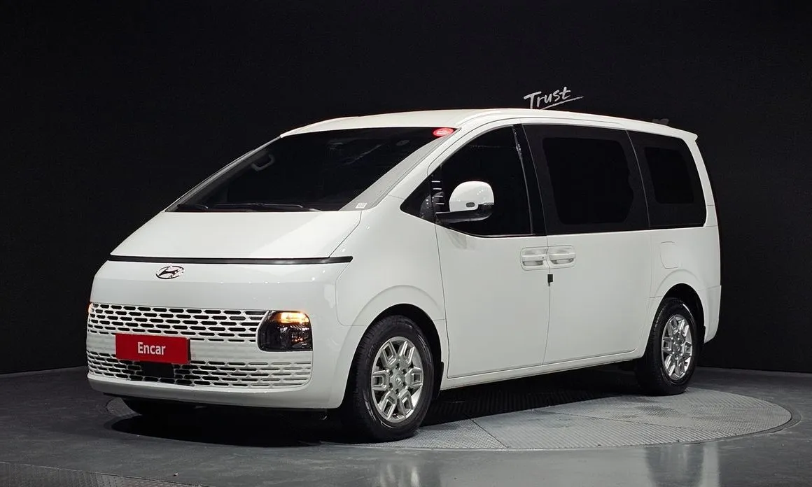 Hyundai Staria — фото 1
