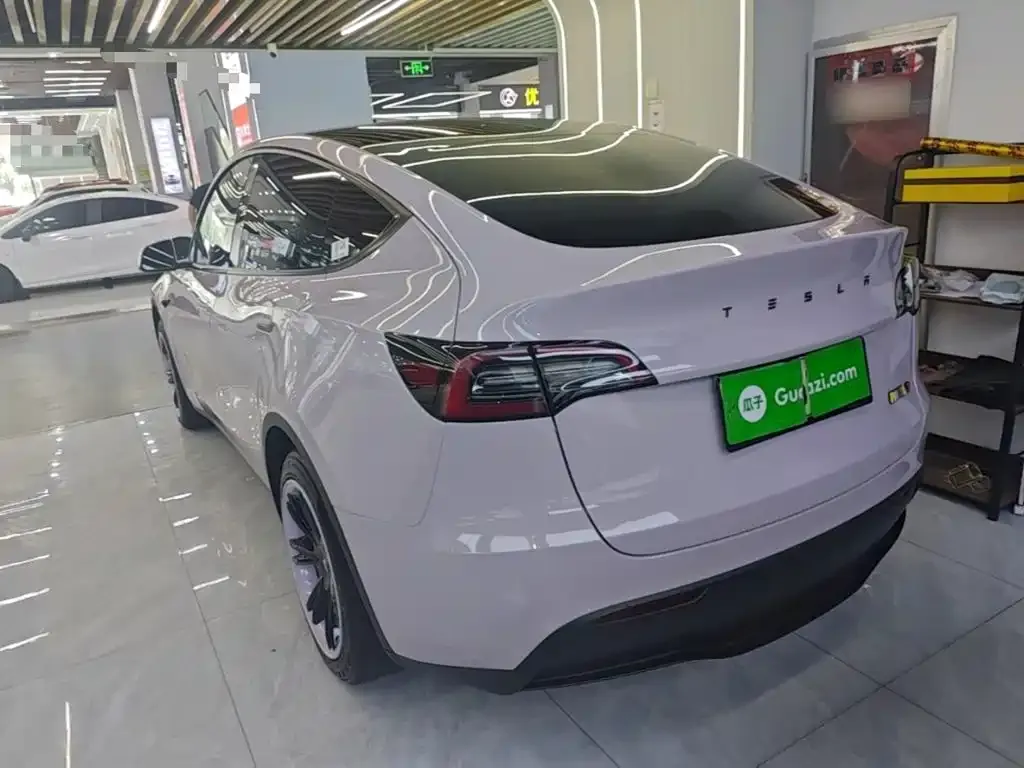 Tesla Model Y — фото 10