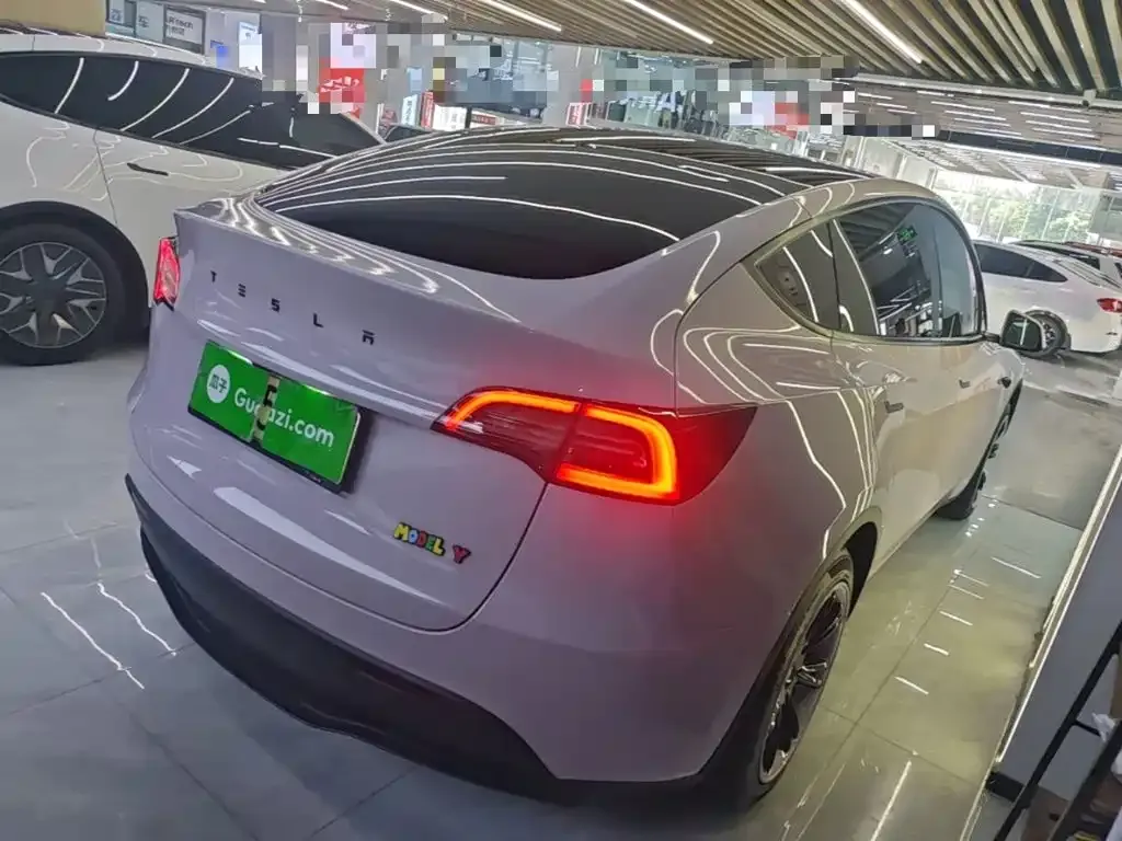 Tesla Model Y — фото 8
