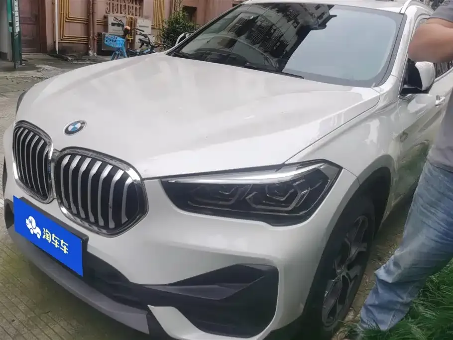 BMW X1 — фото 1