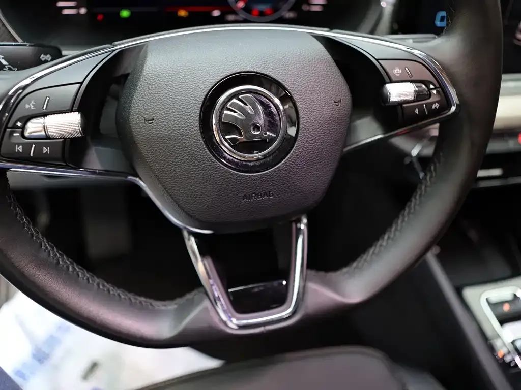 Skoda Octavia — фото 9