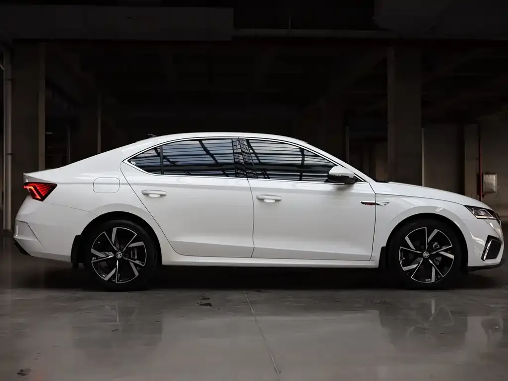 Skoda Octavia — фото 4