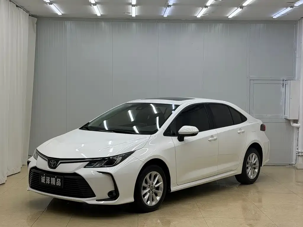 Toyota Corolla — фото 1