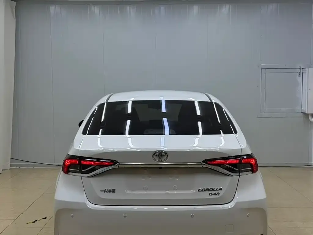 Toyota Corolla — фото 2