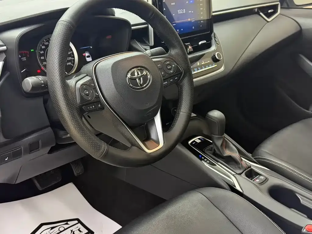 Toyota Corolla — фото 6