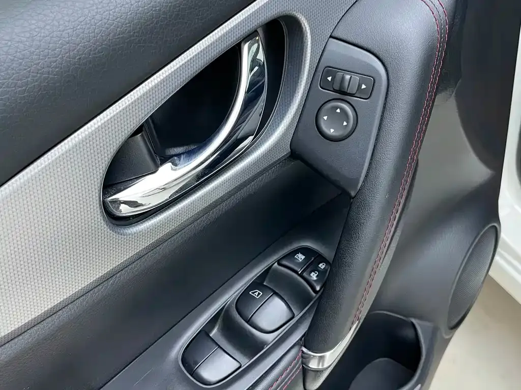 Nissan Qashqai — фото 10