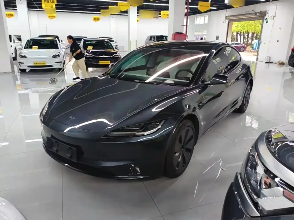 Tesla Model 3 — фото 9
