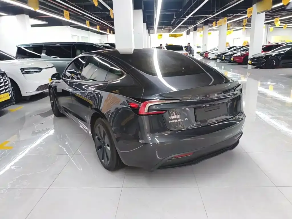 Tesla Model 3 — фото 3