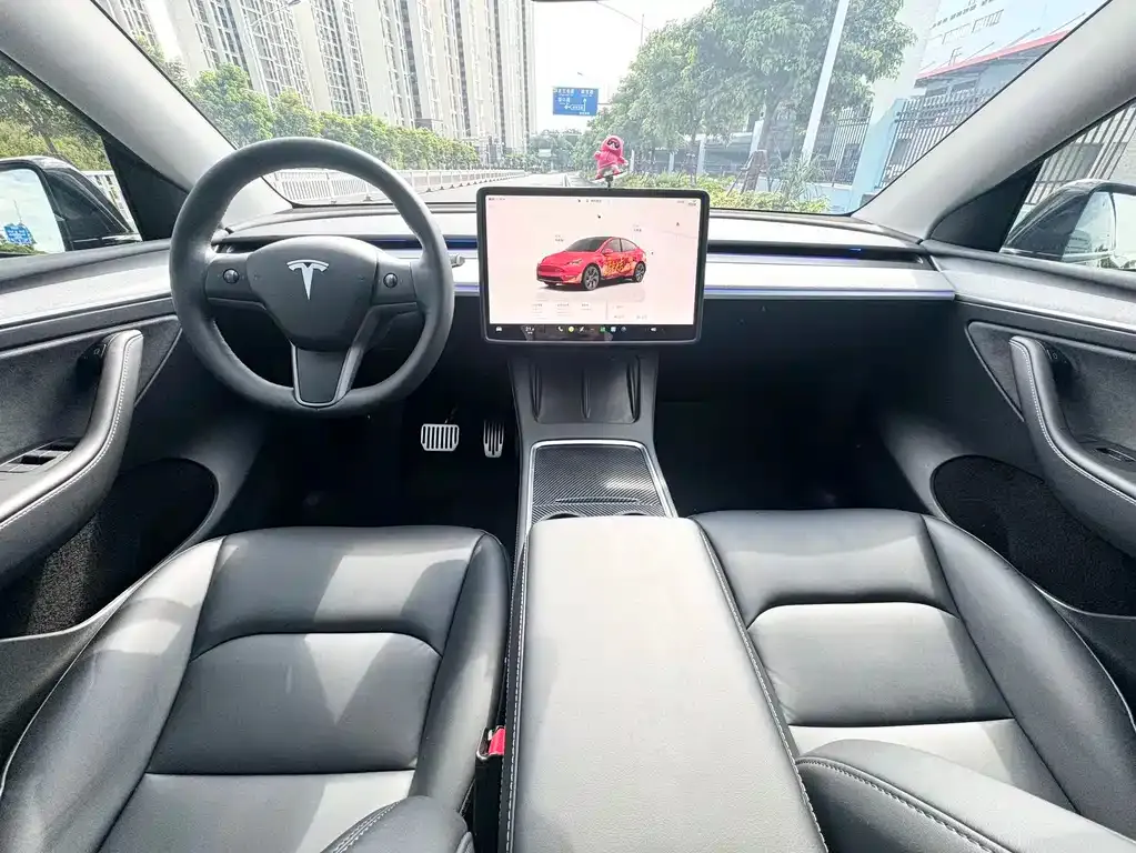 Tesla Model Y — фото 5
