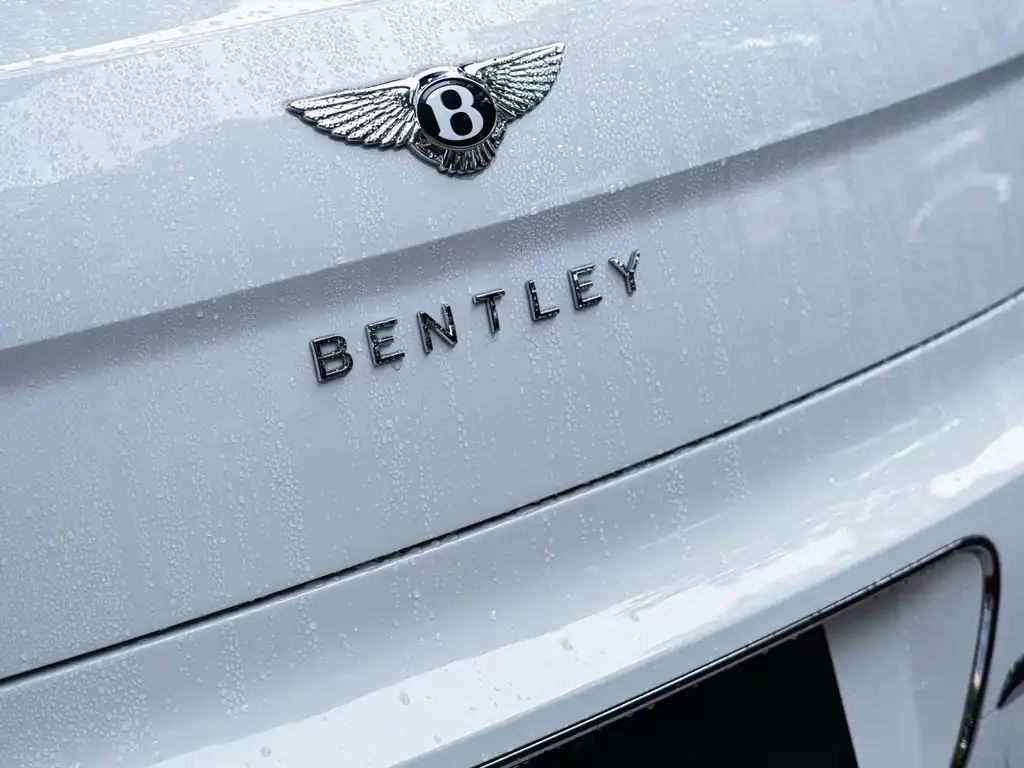 Bentley Flying Spur PHEV — фото 5