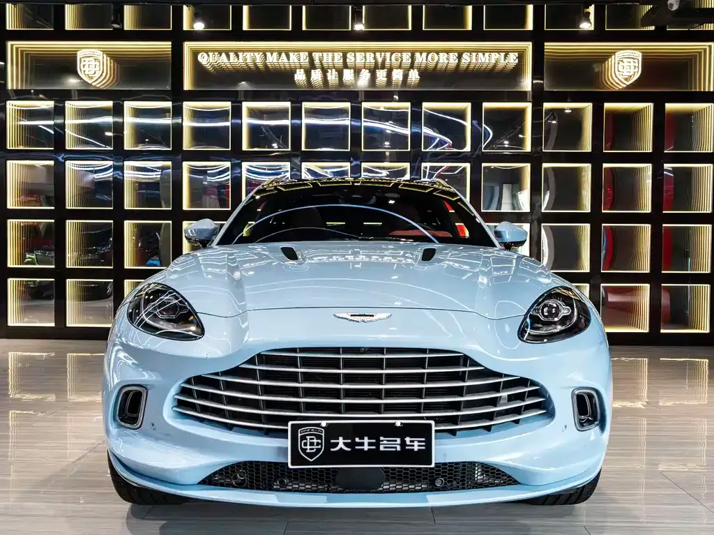 Aston Martin DBX — фото 5